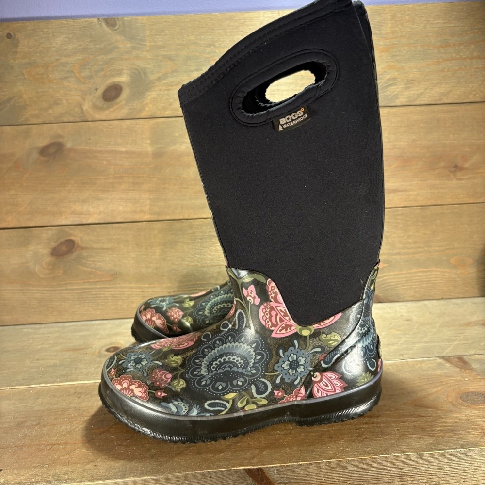Bogs Classic Winter Bloom Womens size 7 shoes Black Waterproof Tall snow boots